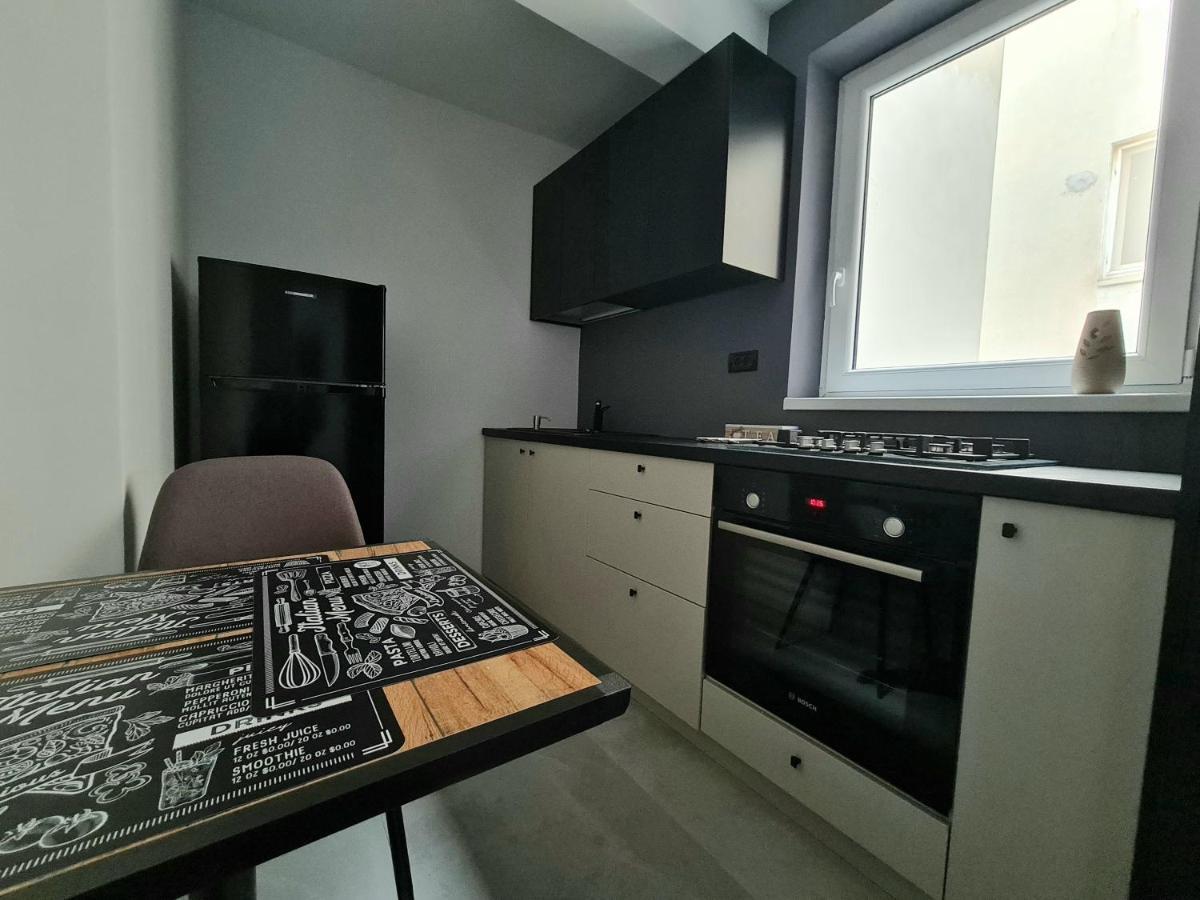 Dolphin Apartment Near Neversea Beach Constanţa Eksteriør bilde